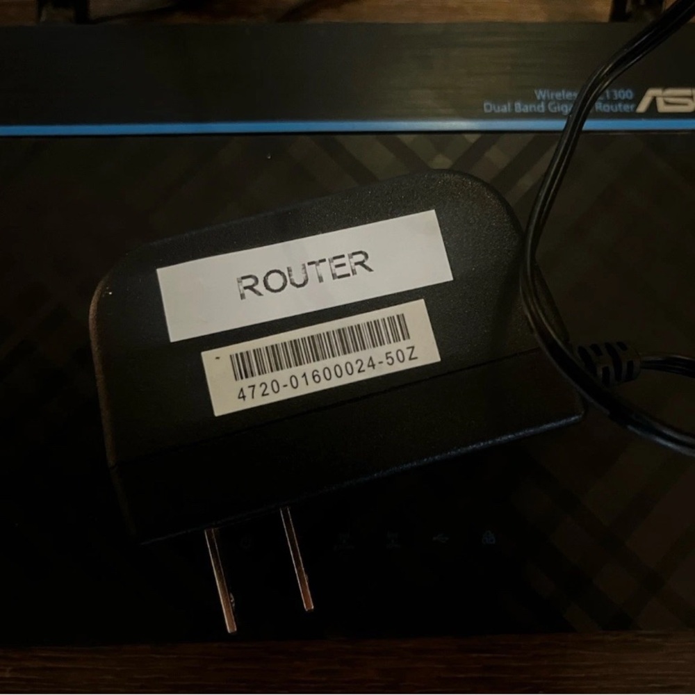 ASUS Black and Blue Wireless Router - Picture 3 of 4